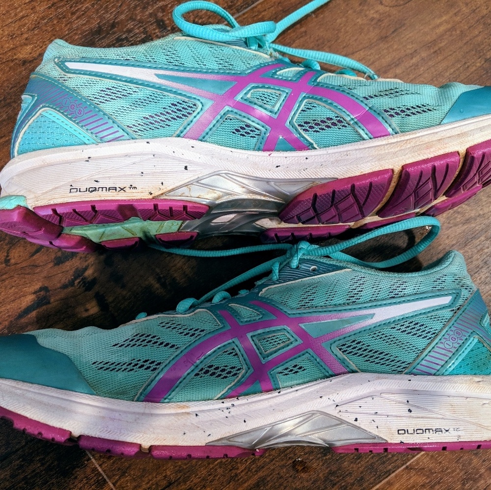 Asics GT-1000 5 athletic sneakers shoes T6A8N mint